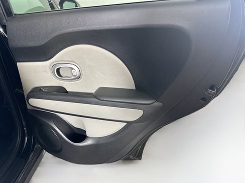 Used 2017 Kia Soul + FWD image 27