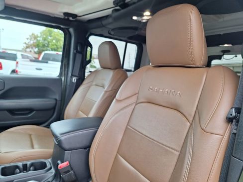 Used 2020 Jeep Wrangler Unlimited Sahara AWD/4WD image 11