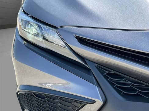 Used 2024 Toyota Camry SE image 5
