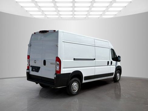 Used 2025 RAM ProMaster 2500 w/ Convenience Group FWD image 3