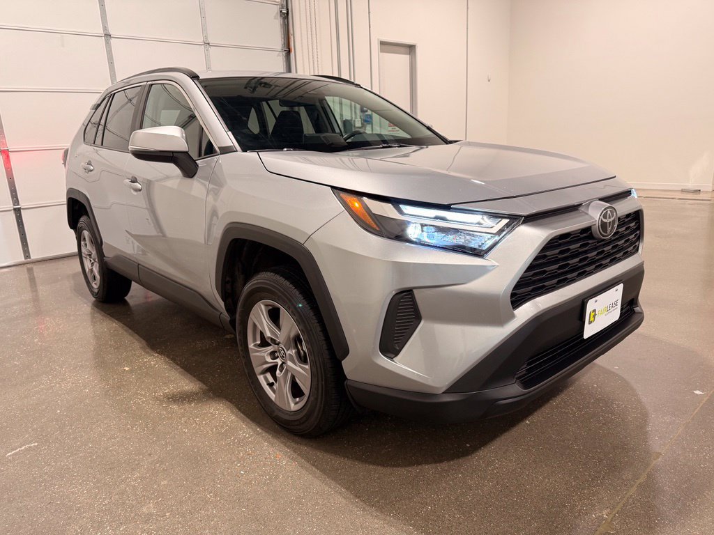 Used 2025 Toyota RAV4 XLE FWD image 3