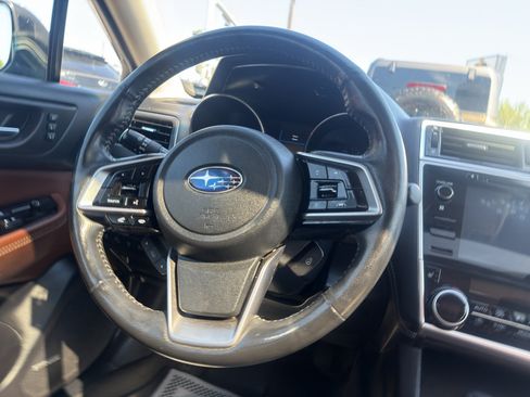 Used 2018 Subaru Outback 3.6R Touring AWD/4WD image 23