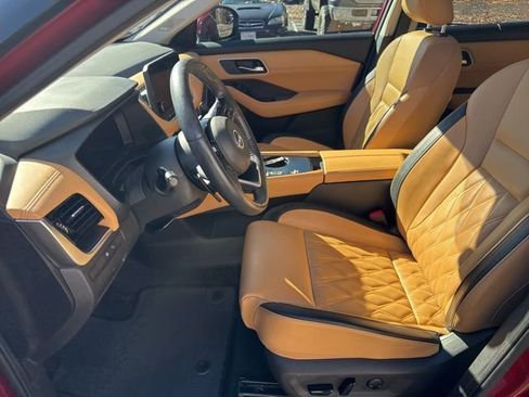 Used 2023 Nissan Rogue Platinum w/ Platinum Premium Package image 11