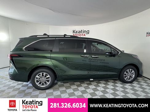 New 2026 Toyota Sienna XLE FWD image 4