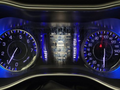 Used 2016 Chrysler 200 Limited FWD image 23