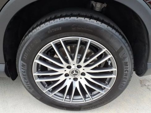 Certified 2025 Mercedes-Benz GLC 300 4MATIC image 24