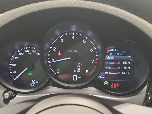 New 2026 Porsche Macan image 19