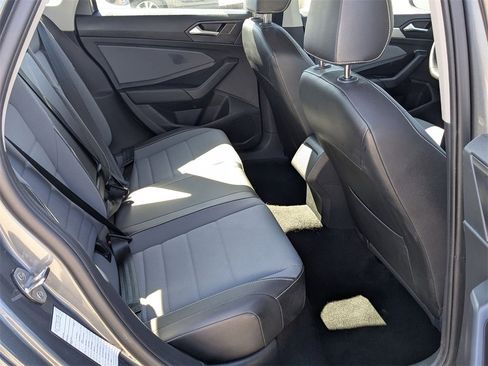 Used 2025 Volkswagen Jetta SE image 28