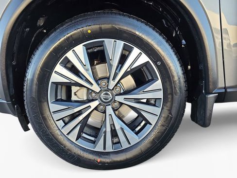 Used 2021 Nissan Rogue SV image 22