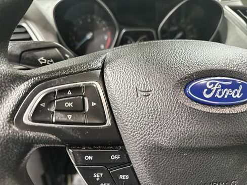 Used 2019 Ford Escape SE image 29