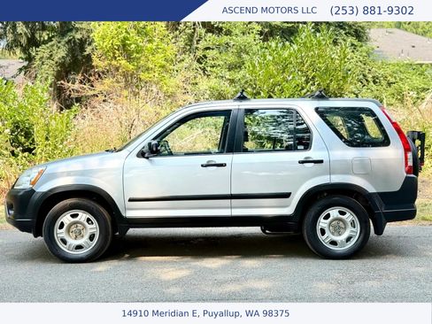 Used 2005 Honda CR-V LX image 2
