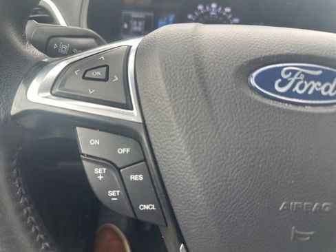 Used 2024 Ford Edge Titanium image 11