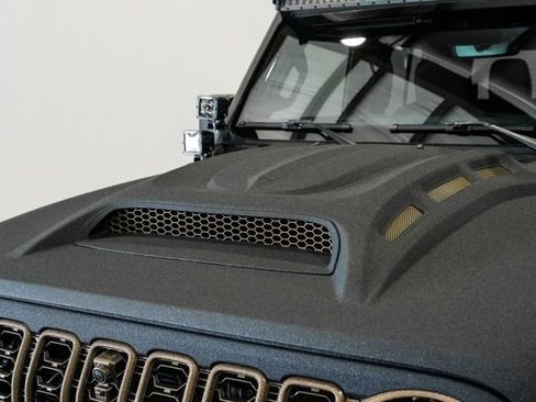 Used 2025 Jeep Gladiator Rubicon w/ Safety Group image 22