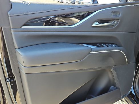 Certified 2022 Cadillac Escalade ESV Sport image 12