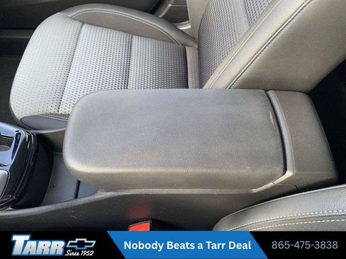 Used 2025 Chevrolet Trax LT w/ LT Convenience Package FWD image 21