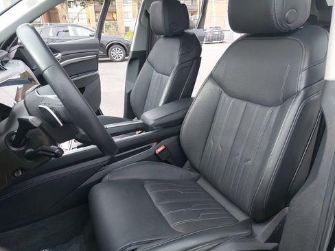 Used 2024 Audi Q8 e-tron Prestige w/ Prestige Package AWD/4WD image 15
