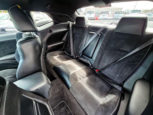 Used 2015 Dodge Challenger SRT Hellcat image 11