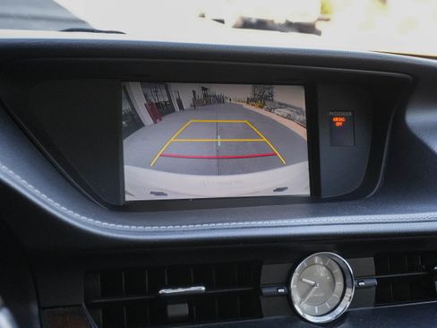 Used 2015 Lexus ES 350 w/ Premium Package image 25