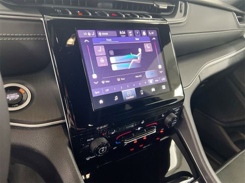 New 2025 Jeep Grand Cherokee L Laredo image 15