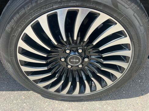 Used 2019 Lincoln Navigator Black Label AWD/4WD image 12