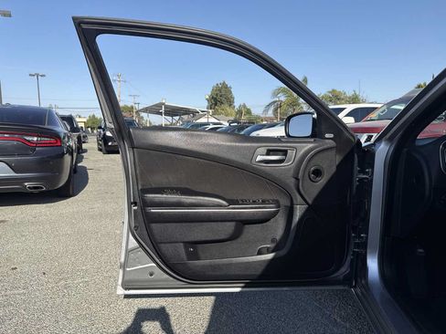 Used 2015 Dodge Charger R/T RWD image 6