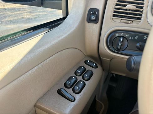 Used 2005 Ford Explorer Sport Trac XLT image 45