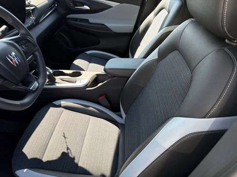 Used 2025 Buick Envista Preferred FWD image 7