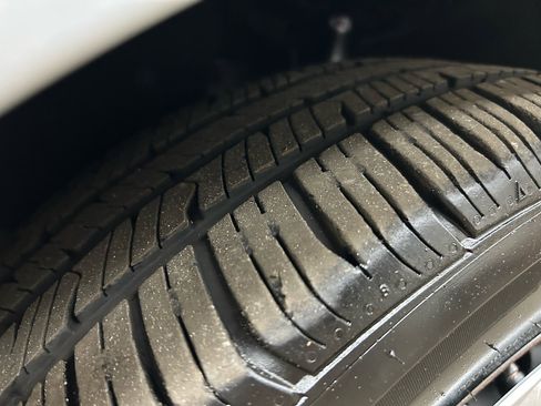 Used 2019 Ford Transit Connect XLT image 9