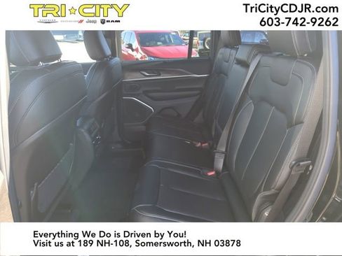 New 2025 Jeep Grand Cherokee Limited image 24