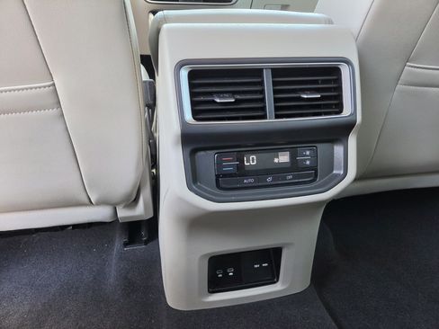 Certified 2024 Volkswagen Atlas SE AWD/4WD image 32