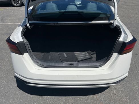 Used 2025 Nissan Altima 2.5 SV FWD image 31