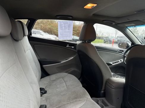Used 2014 Hyundai Accent SE w/ Option Group 3 image 21