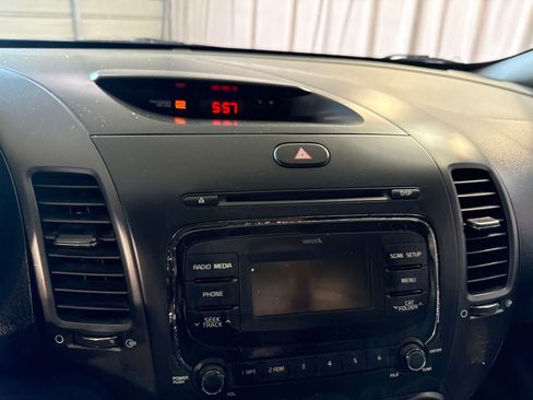 Used 2017 Kia Forte LX FWD image 25