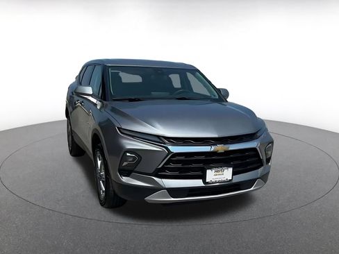 Used 2025 Chevrolet Blazer LT FWD image 3
