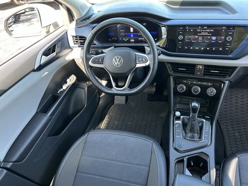 Used 2023 Volkswagen Taos SE FWD image 12