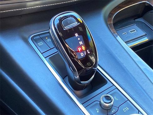 Used 2021 Cadillac Escalade Premium Luxury Platinum image 30