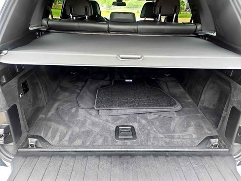 Used 2021 BMW X5 xDrive40i w/ M Sport Package image 11