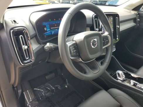 Certified 2026 Volvo XC40 B5 Plus AWD/4WD image 18