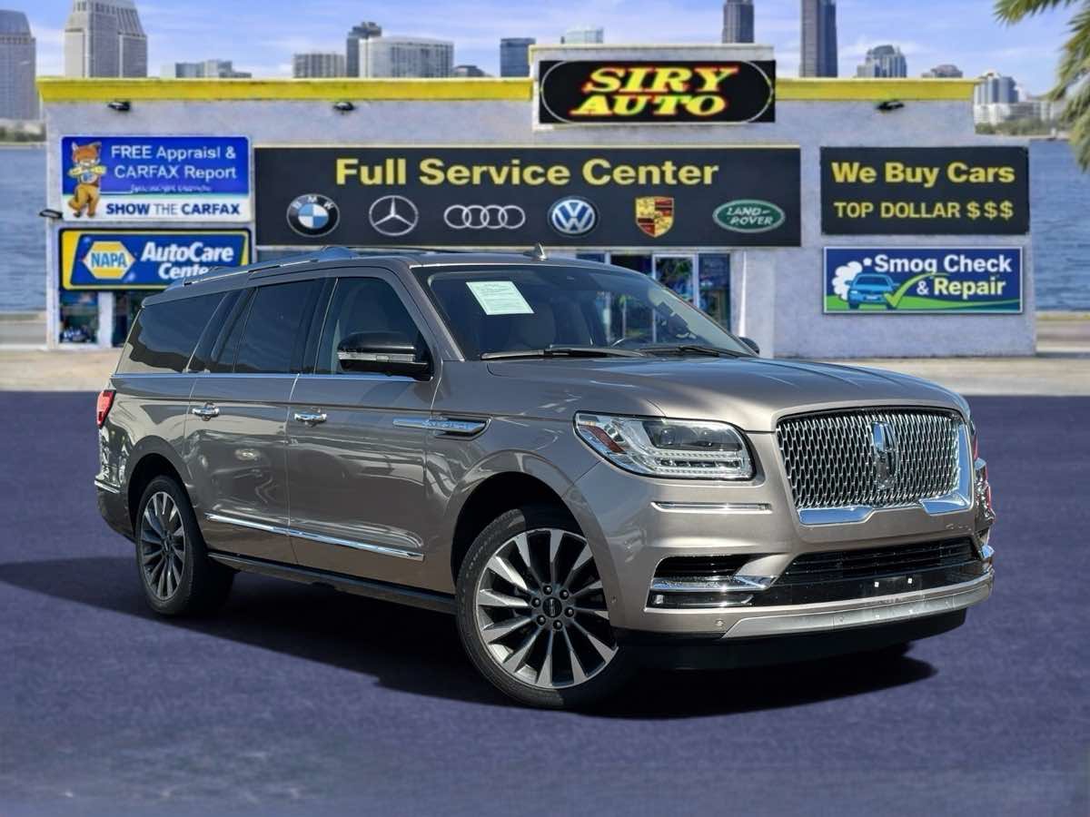 Used 2018 Lincoln Navigator L Select w/ Technology Package AWD/4WD image 19