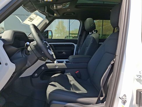 New 2026 Land Rover Defender 110 S AWD/4WD image 9