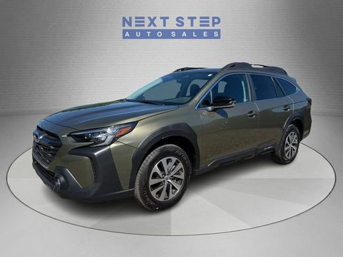 Used 2025 Subaru Outback Premium w/ Popular Package #1 AWD/4WD image 3