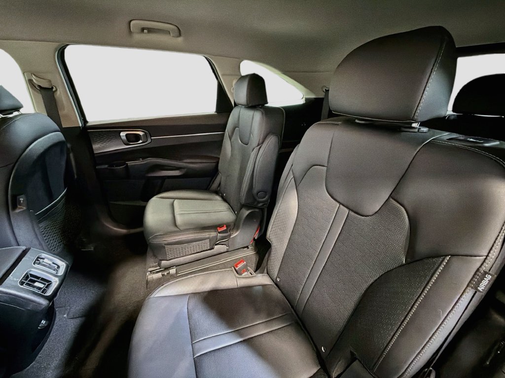 Used 2025 Kia Sorento EX AWD/4WD image 22