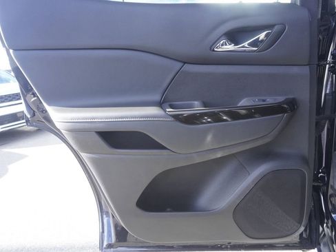 Used 2022 GMC Acadia AT4 w/ Preferred Package image 28