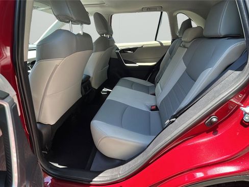 Used 2020 Toyota RAV4 XLE Premium FWD image 11