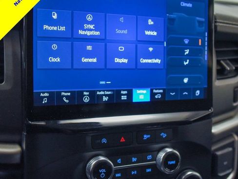 Used 2024 Ford Expedition Max XLT image 18