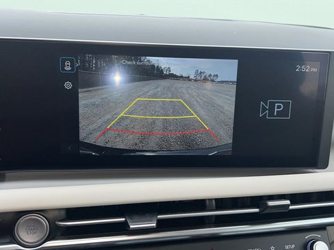 Certified 2025 Hyundai Tucson SE image 14