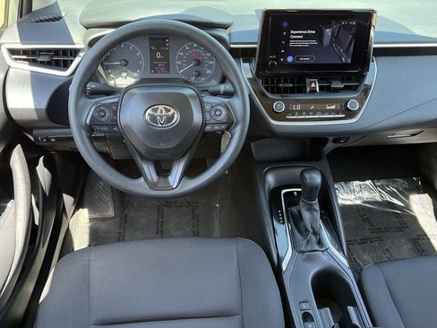 Used 2025 Toyota Corolla LE FWD image 10