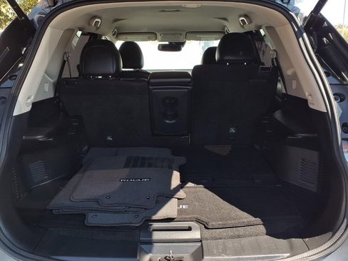 Used 2018 Nissan Rogue SL FWD image 7
