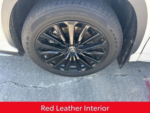 Used 2024 Toyota Highlander XSE image 5