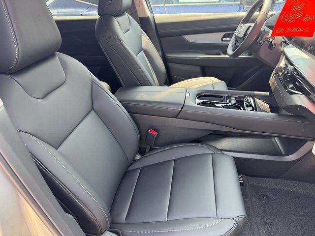 Used 2025 Nissan Murano SL AWD/4WD image 7